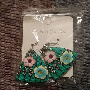 Brand new dangle earrings